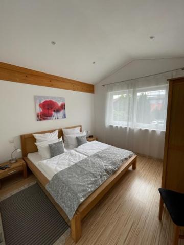 Haus Lorenz, Ferienwohnungen อิมเมนชตาด อัม โบเดนเซ ภายนอก รูปภาพ