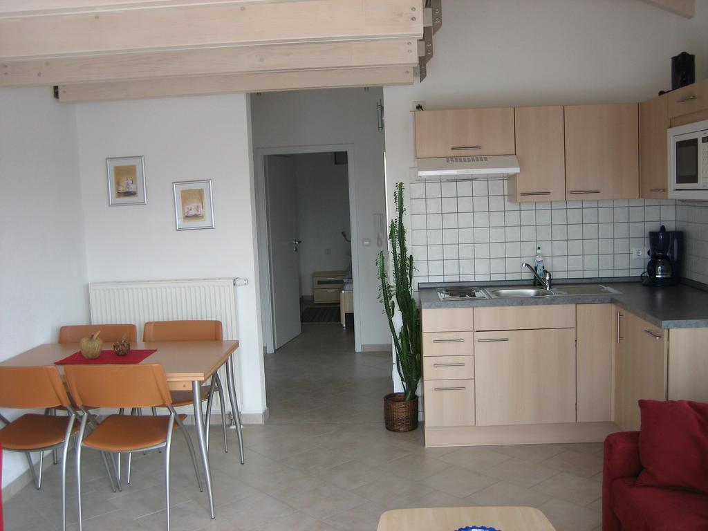 Haus Lorenz, Ferienwohnungen อิมเมนชตาด อัม โบเดนเซ ภายนอก รูปภาพ